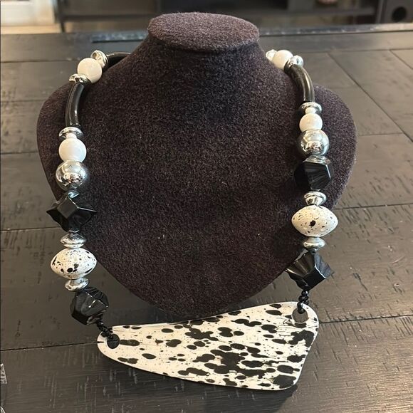 Source Unknown Jewelry - Retro Statement Black and White Acrylic Beaded Necklace 80’s 90’s Geometric​